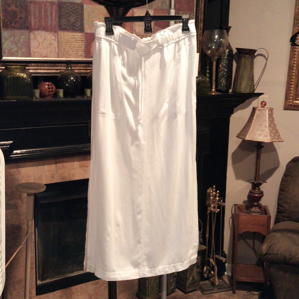 NWT Splendid Classic White Maxi Skirt w Side Slits & Ruffled Elastic Waistband